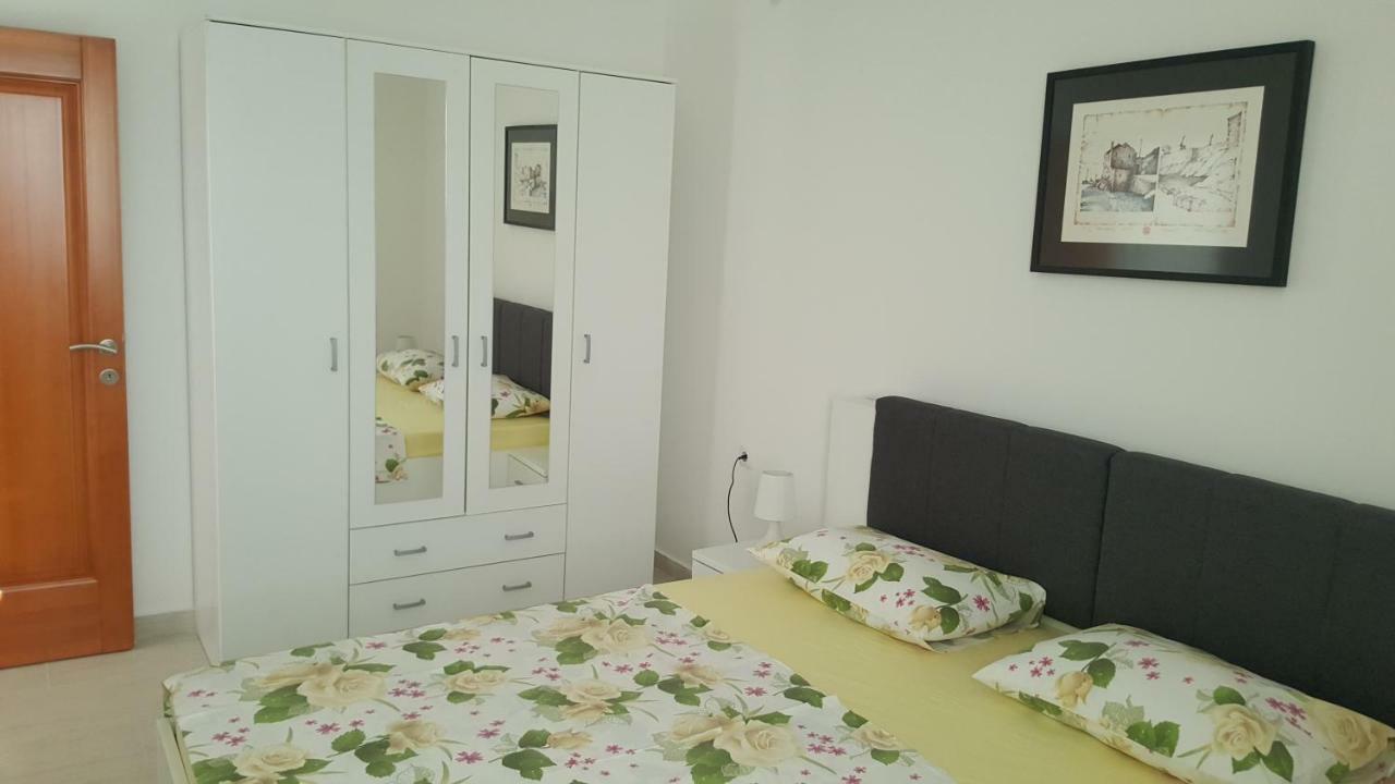 Apartments Rolovina Tivat Buitenkant foto